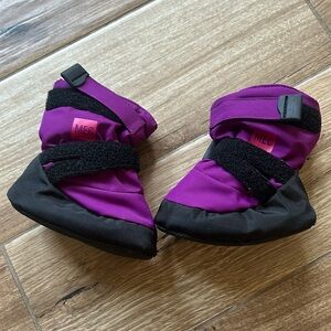 Toaster booties size small MEC
